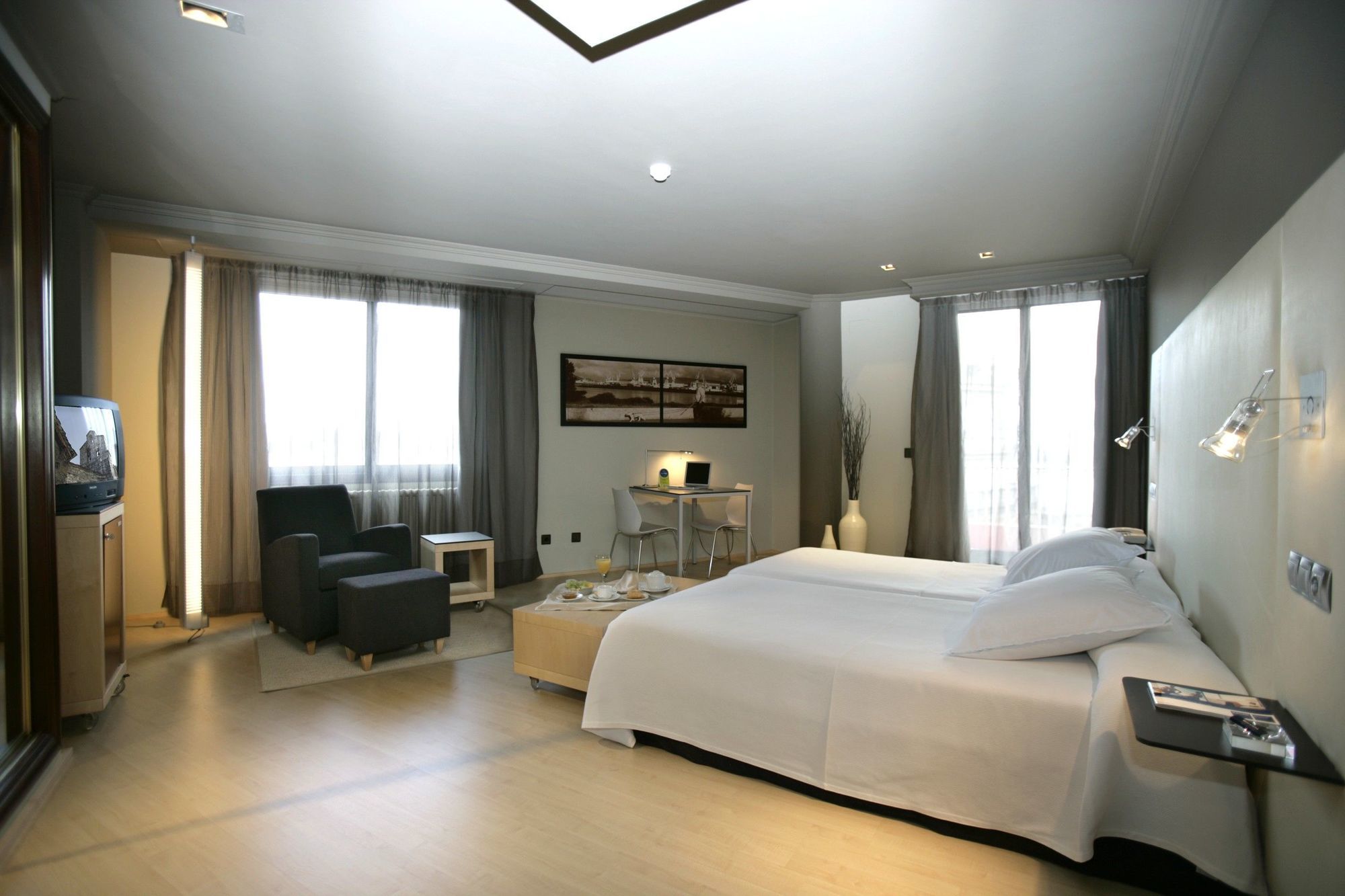 Hotel Almirante Феррол Экстерьер фото